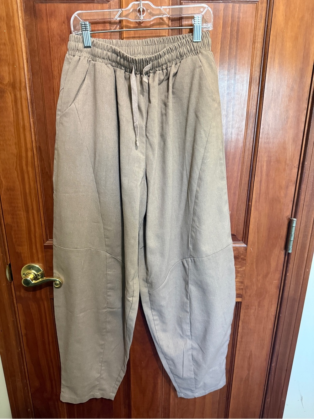 NWOT! Elastic Waist Barrel Pants in Light Brown